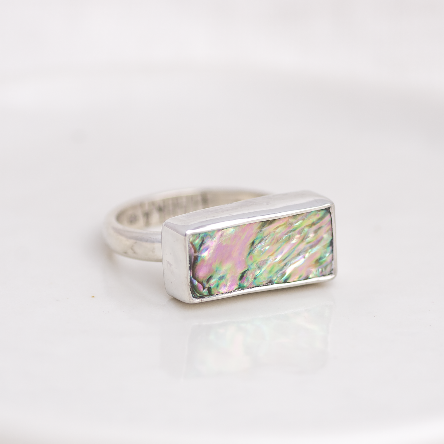 Horizontal Luminous Ring ◇ Abalone ◇ Size 8.5