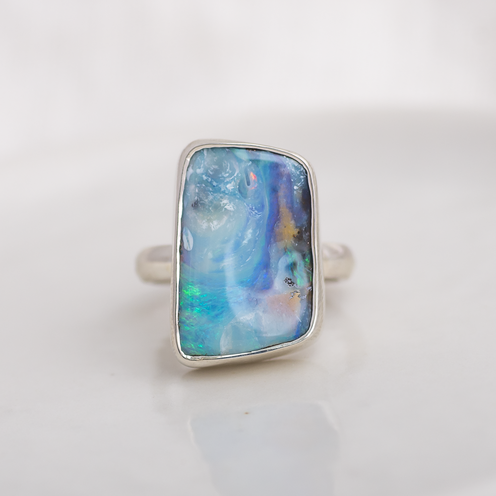 Lumious Ring ◇ Australian Opal ◇ Size 7