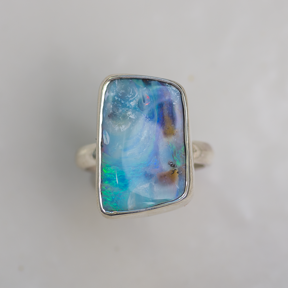 Lumious Ring ◇ Australian Opal ◇ Size 7